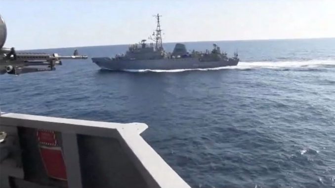 Russian-Ship-US-Naval-Forces-Central-Command-US-5th-Fleet.jpg